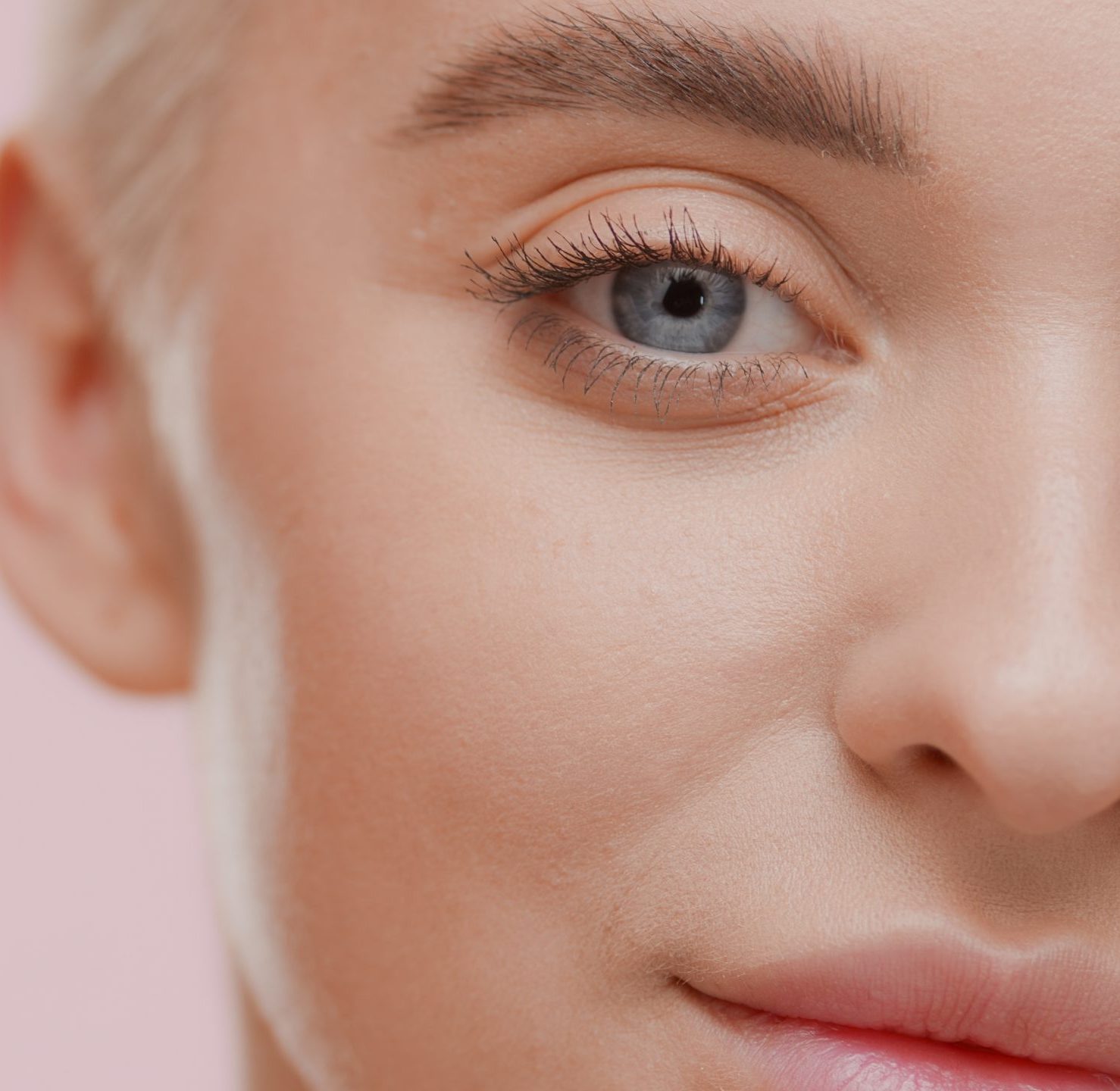 Extreme,Close-up,Shot,Of,Attractive,Young,Slim,Caucasian,Blond,Woman's