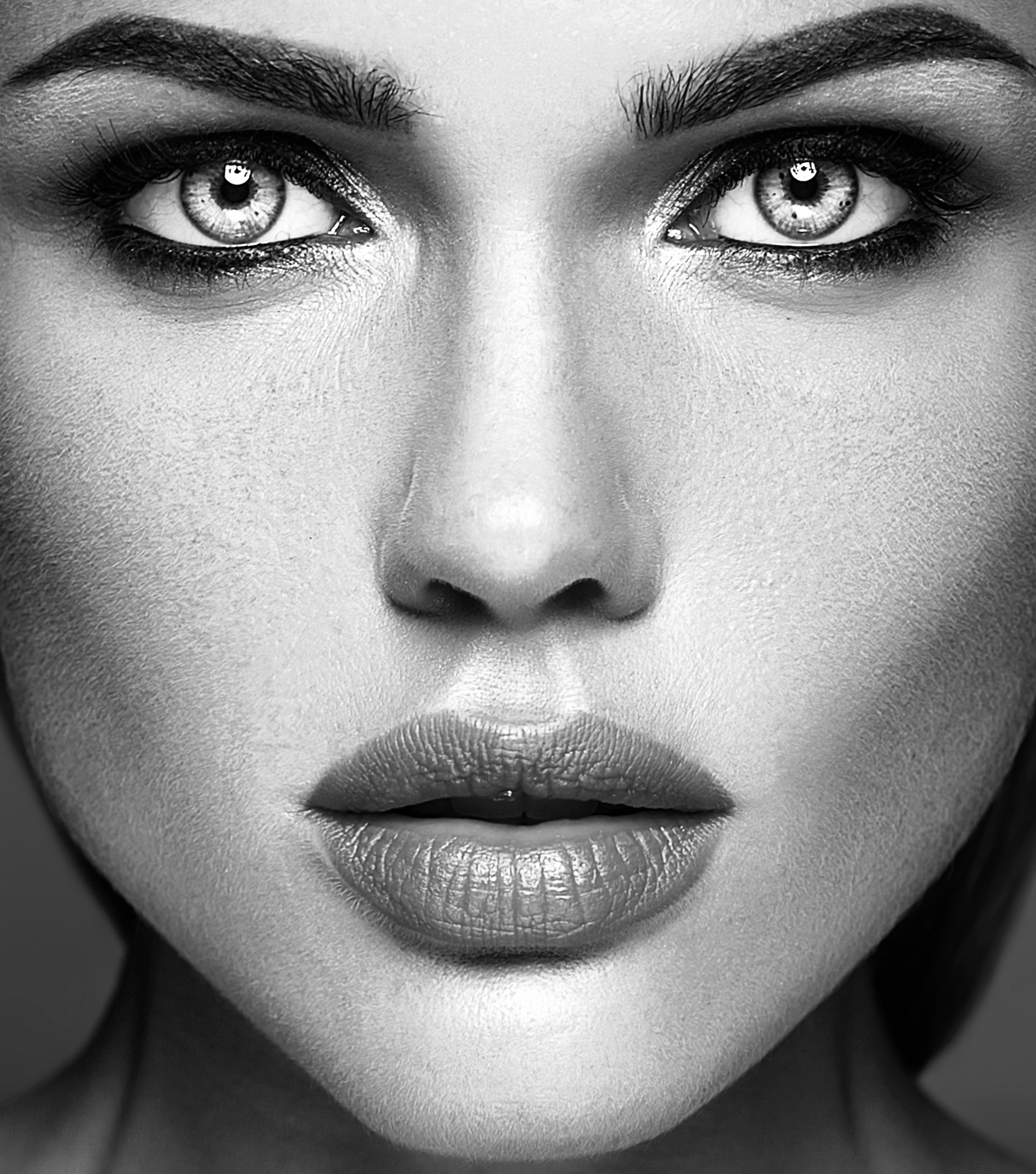 Black,And,White,Photo,Of,Sensual,Glamour,Beautiful,Woman,Model